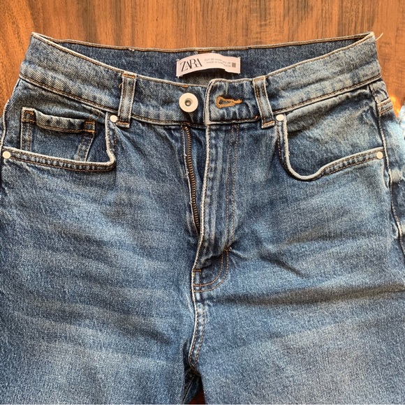Zara Mom Jeans | Size 4 - Picture 3 of 5
